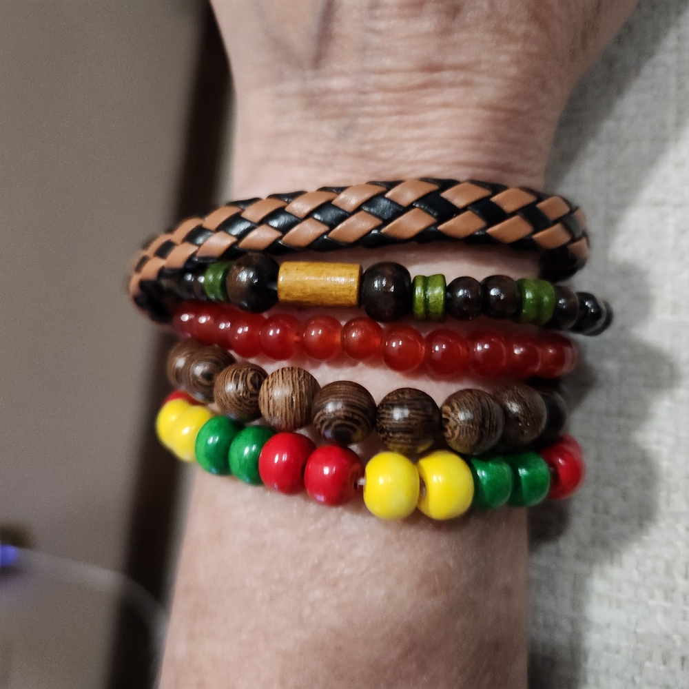 Nwot Womens Colorful Beaded & Leather Bracelet Set